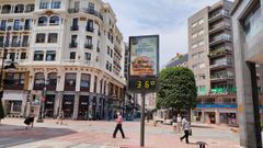 Ola de calor en Asturias. Un term�metro de Oviedo marca 36 grados.
