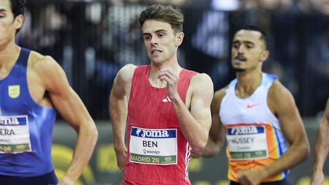 Adri�n Ben (centro), durante los World Athletics Indoor Tour celebrados en Madrid.