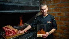 Gerardo Barcia, de El Cotarro de Santa Cruz (Oleiros), fue elegido el mejor parrillero de Galicia y el tercero de todo el Norte de Espa�a en el torneo celebrado en Zarautz