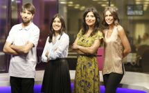 Tabar�s, segunda por la derecha, con parte de su equipo. 