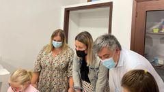 La diputada de Benestar Social, Ana Lamas, visit� el servicio con el alcalde, Juan Manuel Saborido, y la concejala de Servizos Sociais, Mercedes Noceda