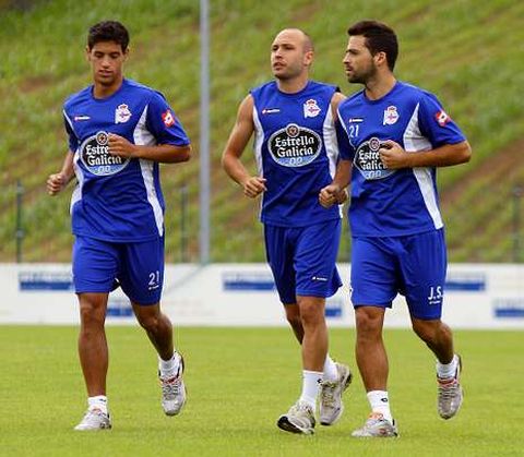 Salom�o, Laure y Bruno Gama, entrenando ayer en Abegondo.