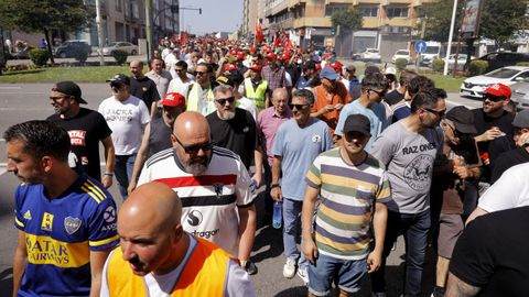 Manifestaci�n del sector del metal recorriendo este mi�rcoles la avenida de Fisterra