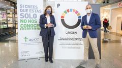 Margarita Collado, vicepresidenta de la Asociaci�n Espa�ola contra el C�ncer (AECC) en Asturias, y Fernando Garc�a, director de Parque Principado.