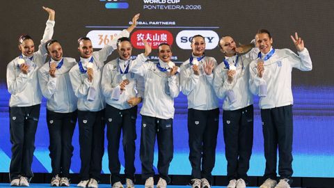 La selecci�n de Grecia con la medalla de bronce
