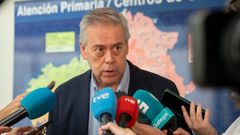 El conselleiro de Sanidade, Antonio G�mez Caama�o, antes de participar en el consejo interterritorial de sanidad