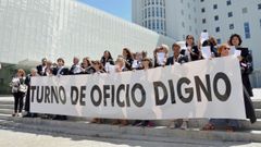 Concentracin de abogados del turno de oficio en la Cidade da Xustiza de Vigo