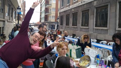 Cualquier men� es buena para la comida en la Calle de Avil�s, incluso la ensalada de pasta.Cualquier men� es buena para la Comida en la Calle de Avil�s, incluso la ensalada de pasta