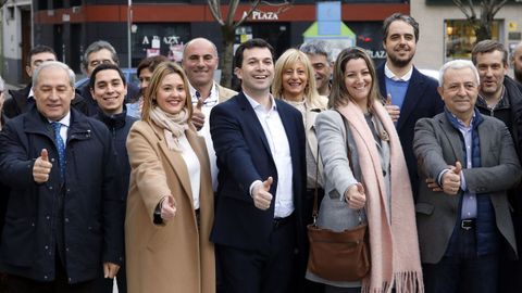 El propio Caballero dirigi�, en A Milagrosa, la colocaci�n de los cargos y candidatos del PSOE