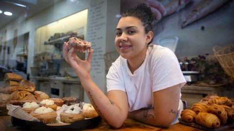 Yamila Novo fundou a panadara artesanal Pan e Canela en A Corua despois de traballar a idea no viveiro de empresas do CIFP Paseo das Pontes