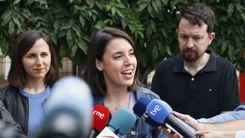 La cabeza de lista de Podemos al Parlamento Europeo, Irene Montero, acompaada por el exvicepresidente del Gobierno Pablo Iglesias y la secretaria general del partido, Ione Belarra.