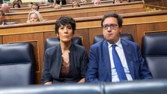 Elma Saiz (en la foto junto a �scar L�pez) calific� al PP de partido ultra.