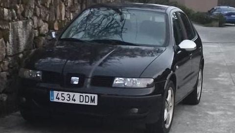 Imagen del Seat Le�n cuya due�a denunci� su robo este jueves en Laxe.