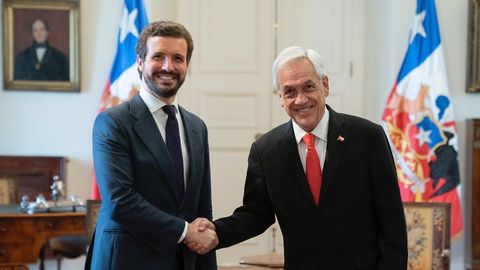 El presidente de Chile, Sebasti�n Pi�era, recibe al presidente del PP, Pablo Casado, en la Casa de la Moneda, sede de la Presidencia del pa�s suramericano.