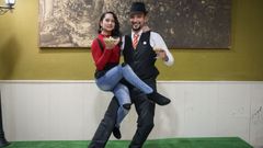 Carolina Atuesta y Jhon Phir son bailarines profesionales de tango, adem�s de encargarse del caf� del Club Art�stico de Ribadavia