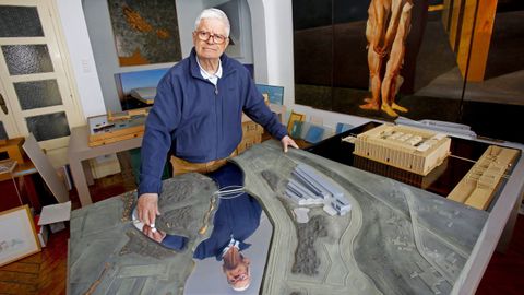 O arquitecto C�sar Portela � o encargado de recuperar o Teatro Cine Fraga