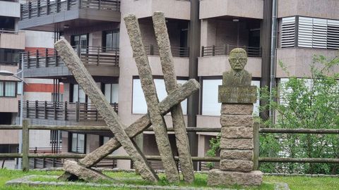Monumento a Celso Emilio Ferreiro.