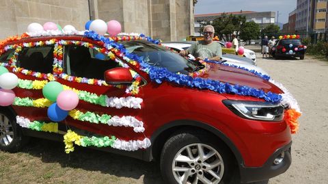 Coches engalanados por el d�a de san Crist�bal en las fiestas de Mar�n