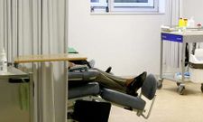 Pacientes en el hospital de d�a del HULA, recibiendo tratamientos de quimioterapia.