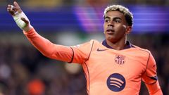 Lamine Yamal durante el partido de Champions ante el Brujas