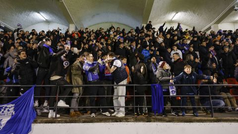 La afici�n ourensana celebrando la victoria del Ourense CF
