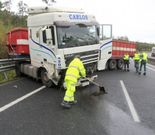 Imagen del veh�culo accidentado en Rego da Moa. 