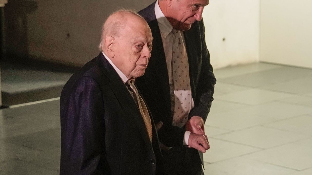 Jordi Pujol, ingresado en un hospital de Barcelona por una neumonía