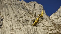 Rescate del cad�ver del ganadero en Amieva
