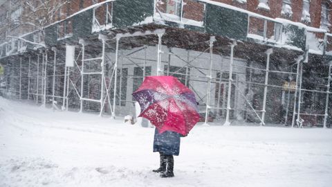Hay acumulaci�n de nieve de m�s de 30 cent�metros en algunos puntos de la ciudad 