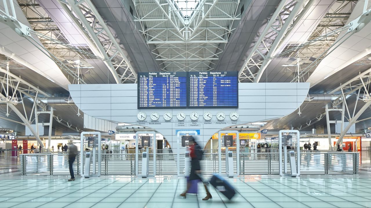 La niebla en Oporto ratifica a Peinador como aeropuerto alternativo