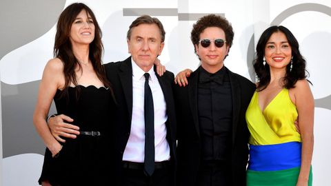Charlotte Gainsbourg, Tim Roth, Michel Franco e Iazua Larios en Venecia.