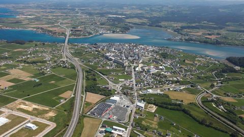 Vista area de Ribadeo y Castropol