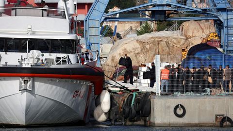 Inmigrantes fueron embarcados en octubre de vuelta a Italia desde el centro de detencin de Albania, tras un veredicto judicial.