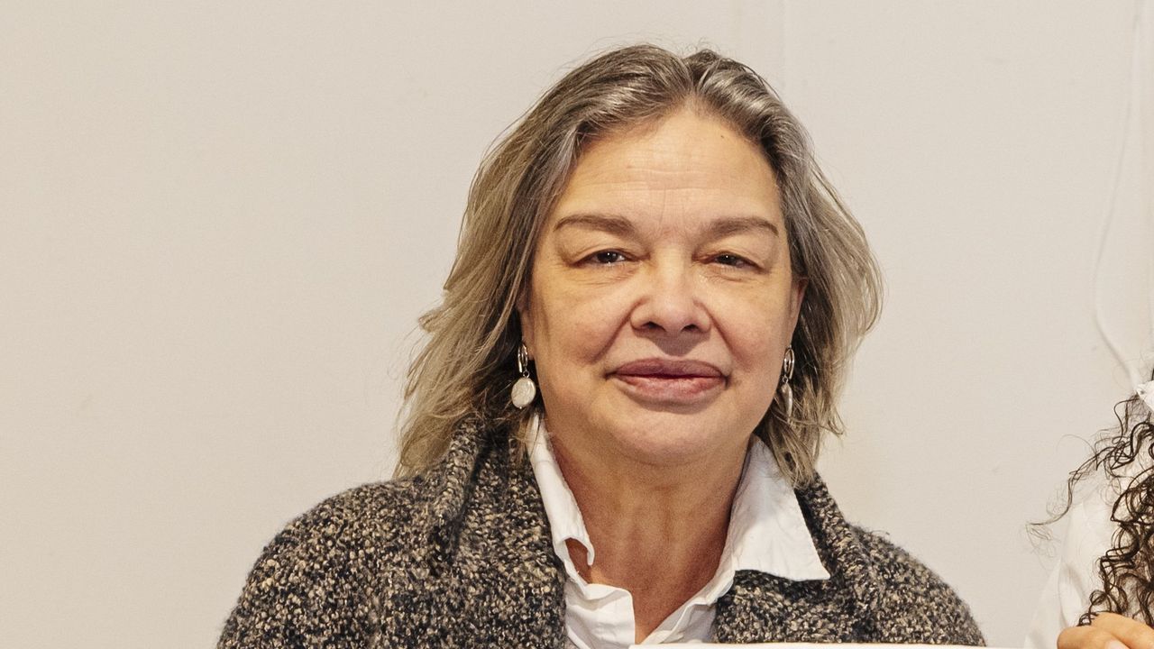Kim Llobet, responsable de la Oficina de Atención al Consumidor de A Estrada: «Como consumidor hay que ir súper despierto porque los timos crecen»
