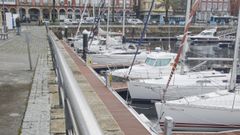 Pantalanes en el muelle de Ferrol