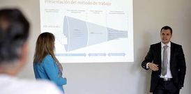 El instituto Laxeiro desarrolla un taller para formar a los futuros consumidores en sus derechos y deberes.