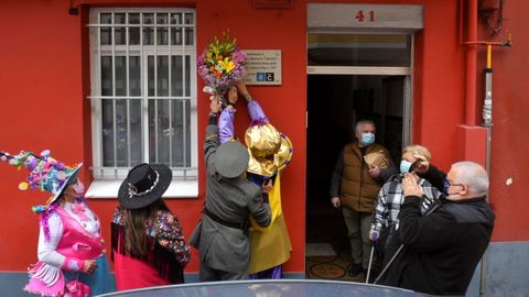 Ofrenda floral a Cantero en A Corua en el martes de carnaval