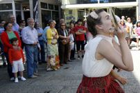Teatro Crea en una funci�n de calle en el casco de Viveiro. 