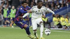 Camavinga y Balde, durante el �ltimo cl�sico liguero
