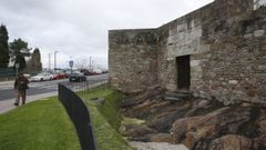 Muralla y puerta de la Ciudad Vieja de A Corua.