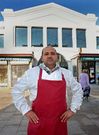 Jos� Manuel Limeres, onte, diante da renovada praza.