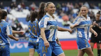 Ainhoa Marín, en la celebración de uno de sus goles ante el Granada.