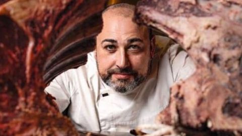 David Fari�a es el cocinero y el encargado del restaurante carball�s