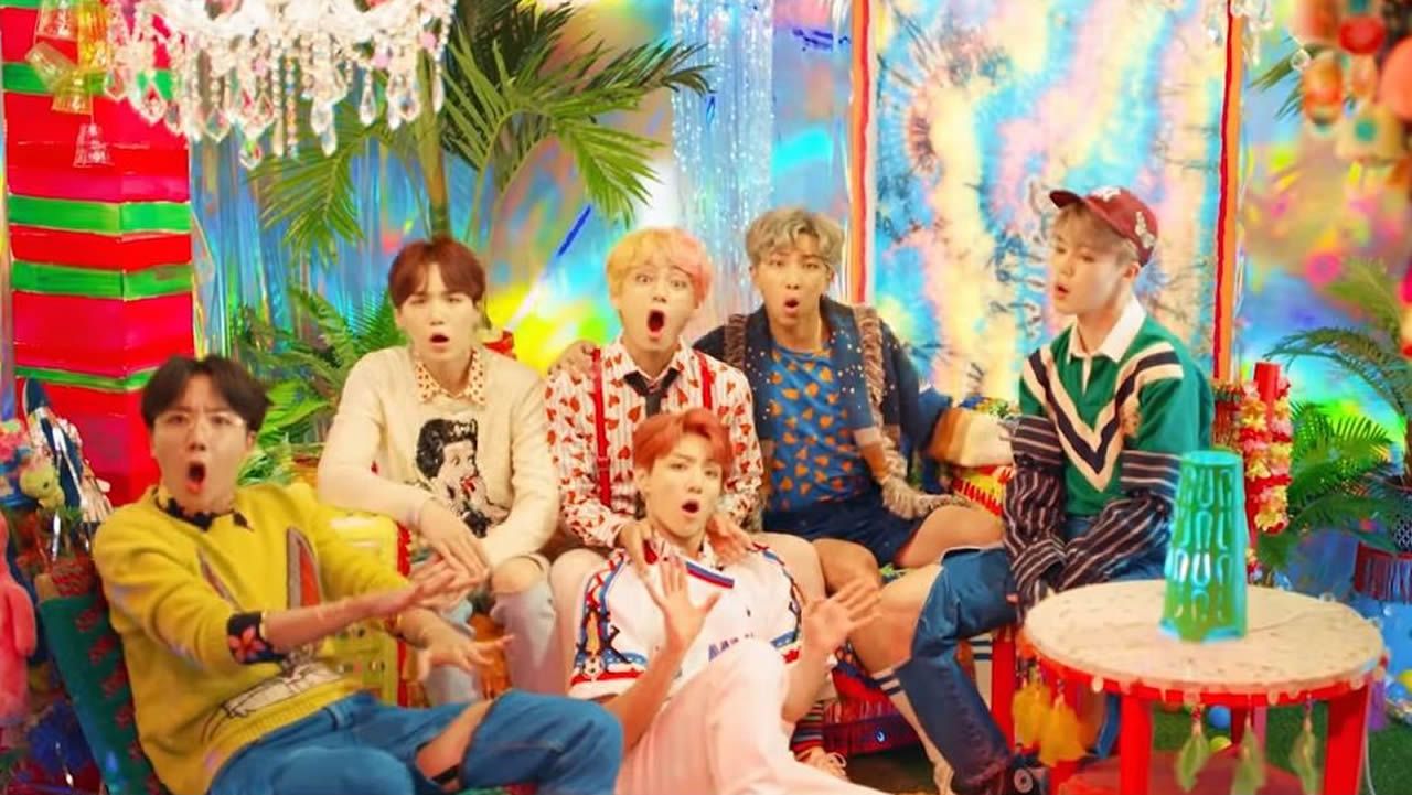 Bts idol. Бтс сплит. Bts v idol. Бтс idol клип. Idol bts клип.