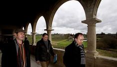 Depodeza incluye un museo de los castros y un taller de restauraci�n en el Pazo de Li�ares.