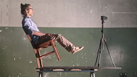 Adri� Monta�a, durante un instante de la obra
