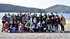 Alumnos del IES Punta Candieira en una actividad de Voz Natura de un proyecto anterior