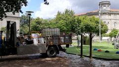 Labores de limpieza y desinfecci�n del parque infantil de Las Palmeras