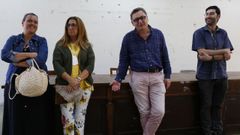 Lourdes Sabar�s, Mar�a Jos� Montes, Xos� Luis Garc�a Pedrosa y Jos� Antonio Puente, este jueves, en el edificio de los sindicatos de Pontevedra