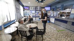 El interior de los bares resucita tras el covid-19